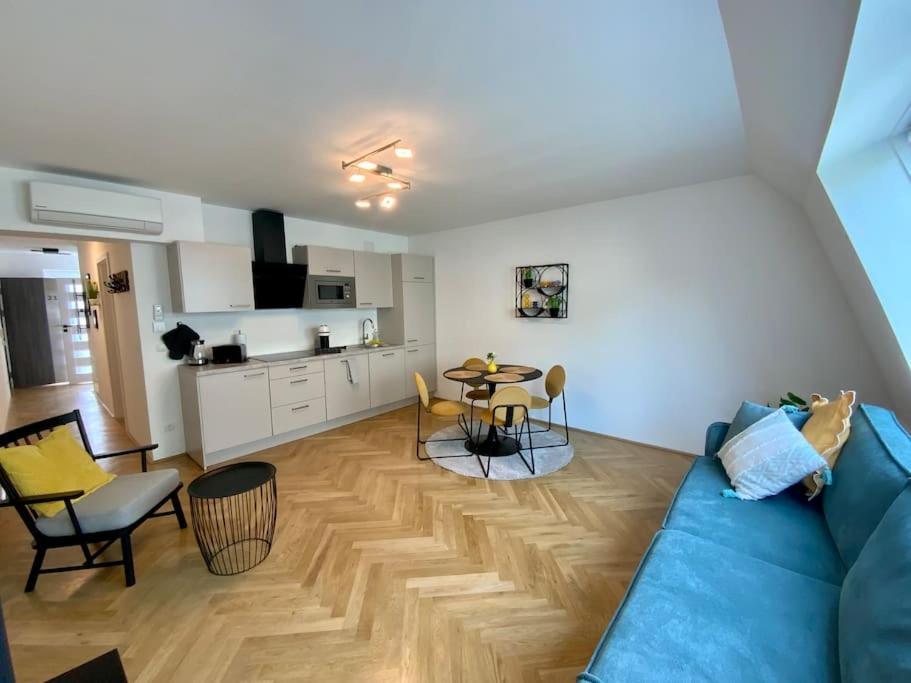 Freshly Renovated Apartment In Trendy Area L Hg21 Vienne Extérieur photo